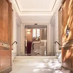 Foch Boutique & 5*
