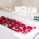 Foch Boutique & فندق 5*