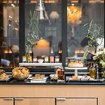 Foch Boutique & فندق