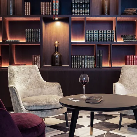 Foch Boutique & מלון 5*