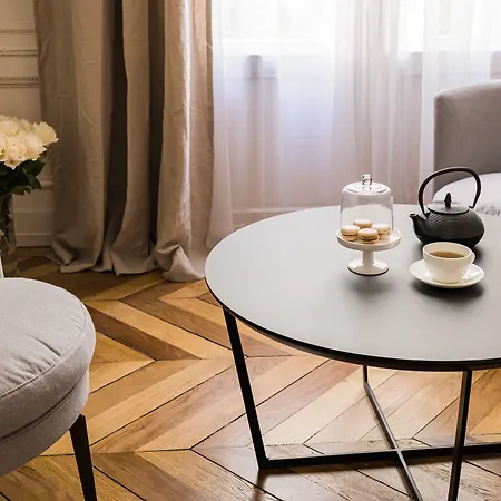 Foch Boutique & 5*