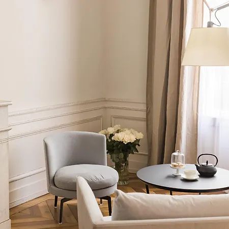 Foch Boutique & 5*