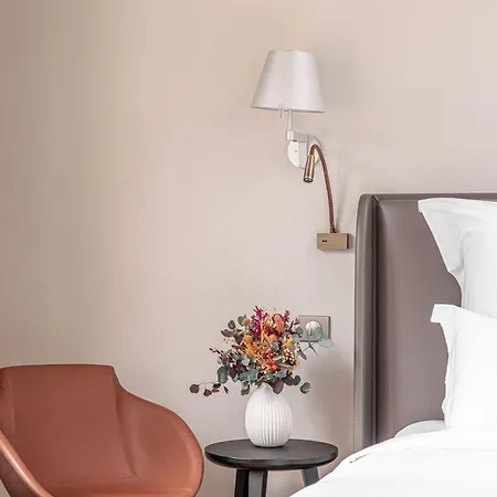 Foch Boutique & 5*