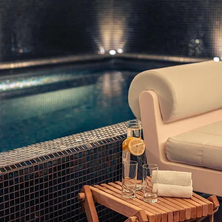Foch Boutique & Hotell 5*