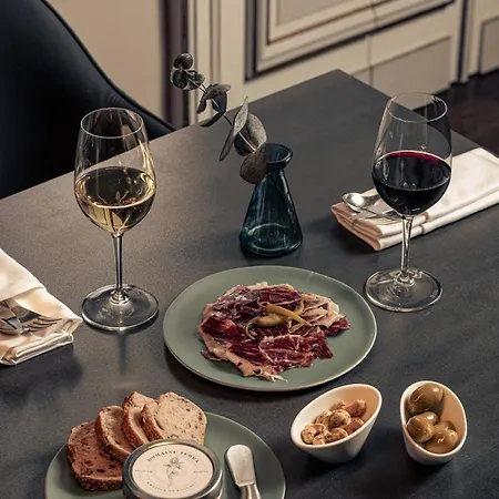 Foch Boutique & Hotell